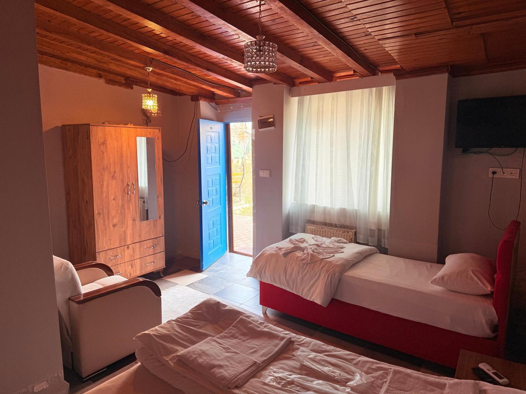 Oez Butik Otel Antik Kent Myrleia Mudanya Kültér fotó